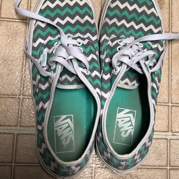 Vans - Picture 6 of 6